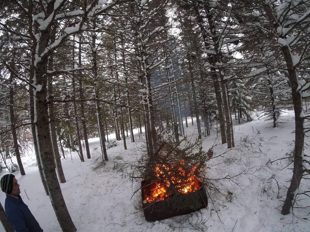 To make coal in the forest Charcoal Gasification Drive On Wood!